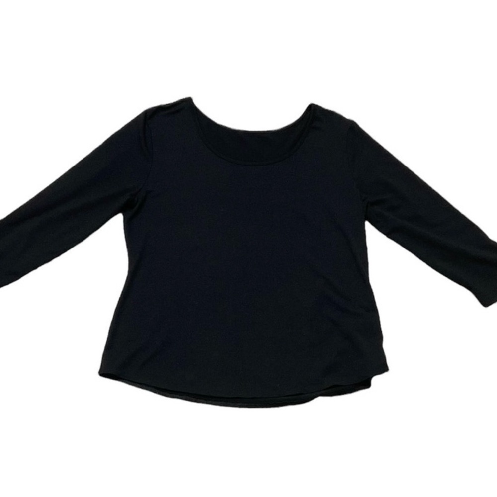 Classic Black 3/4 Length Sleeves, rounded hem Top Size M